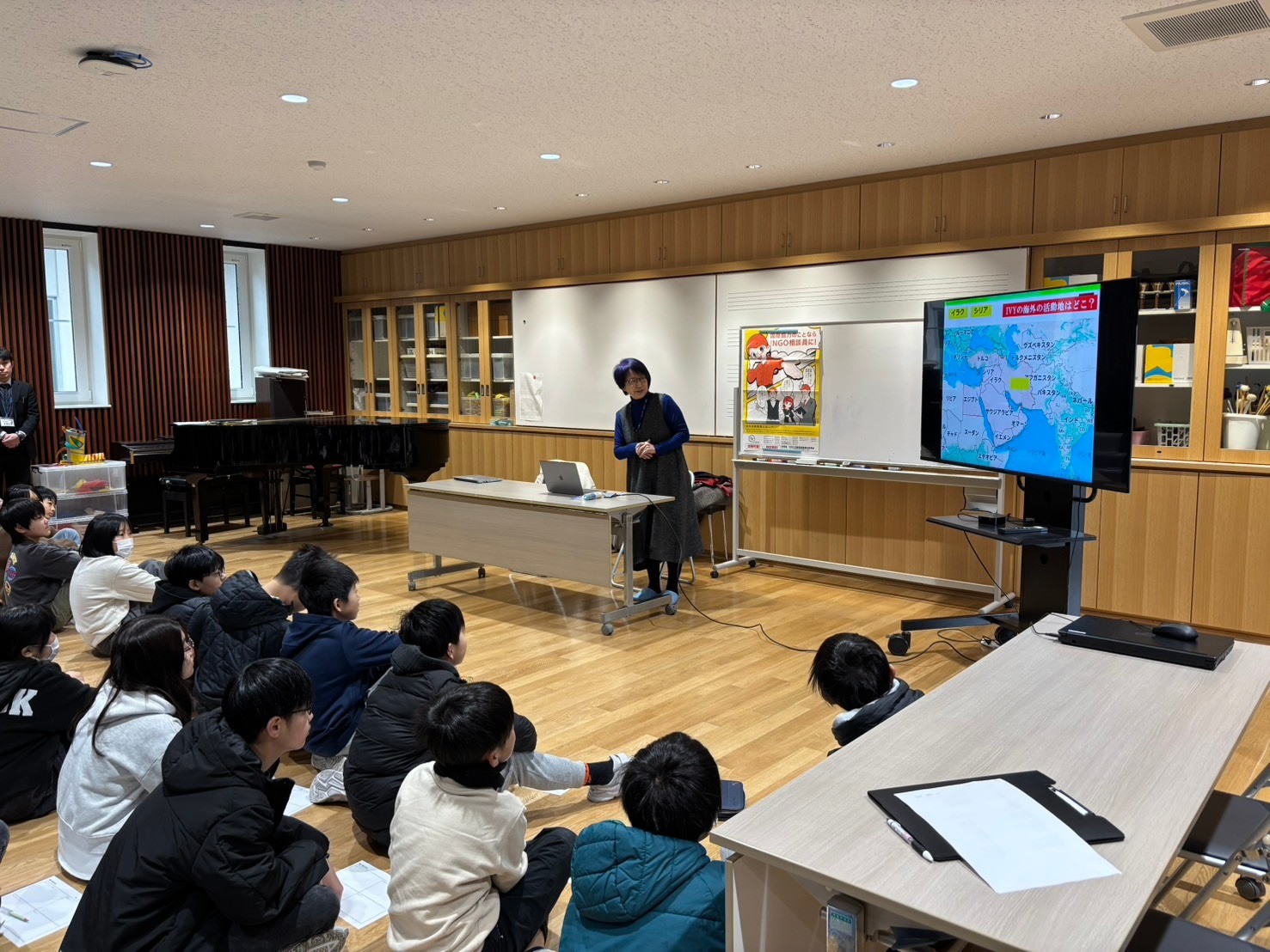 小学校での出張講演〜国際協力活動から見える世界〜